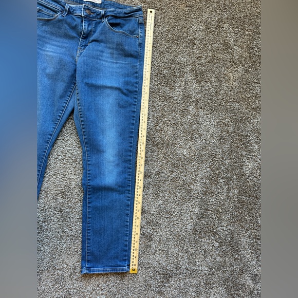 Levi's Classic Mid-Rise Skinny Jeans Wash Blue Women's Size 12 - Picture 5 of 10